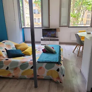 Appartamento Charmant Studio Avec Mezzanine, Aix-en-Provence